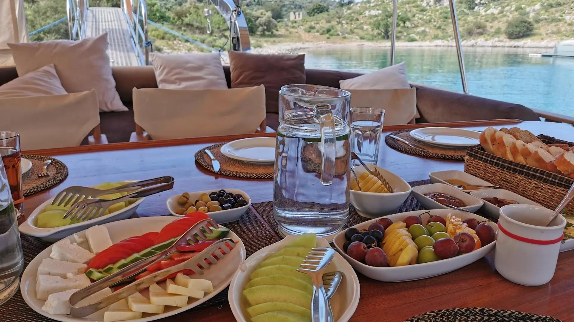 Hayat Bu, Boot Hotel Fethiye